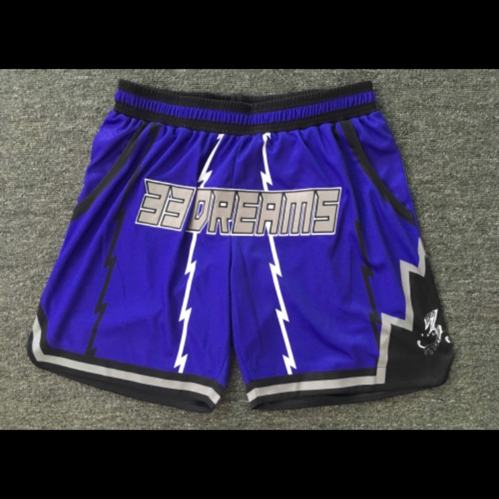 33 DREAMS HOOP SHORTS